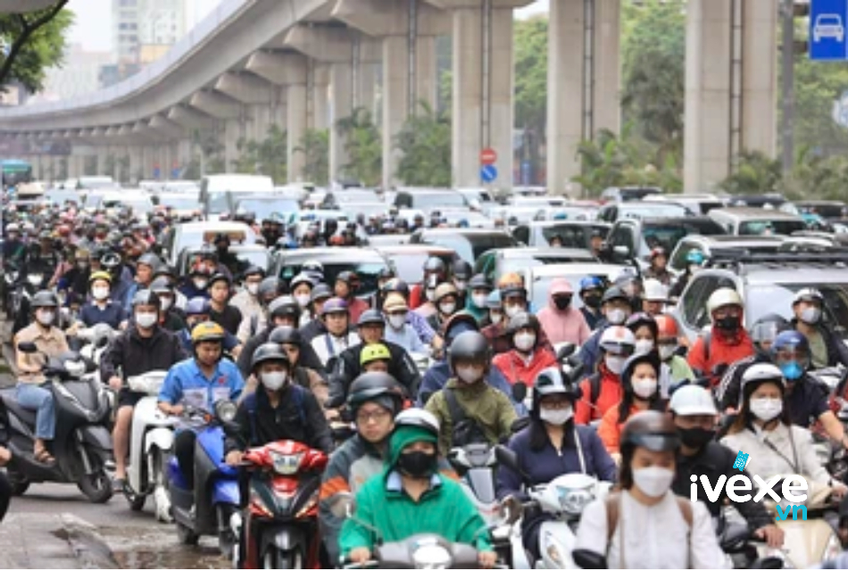 Ùn tắc giao thông bùng nổ sau dịp lễ