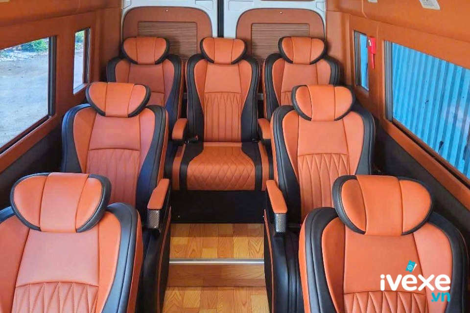 Trải nghiệm êm ái xe ghế ngồi Limousine 11 chỗ của nhà xe Hoàng Kim - Đắk Nông