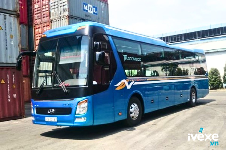 Nhà xe Năm Giang