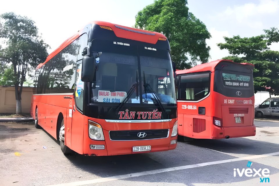 Nhà xe Tân Tuyến
