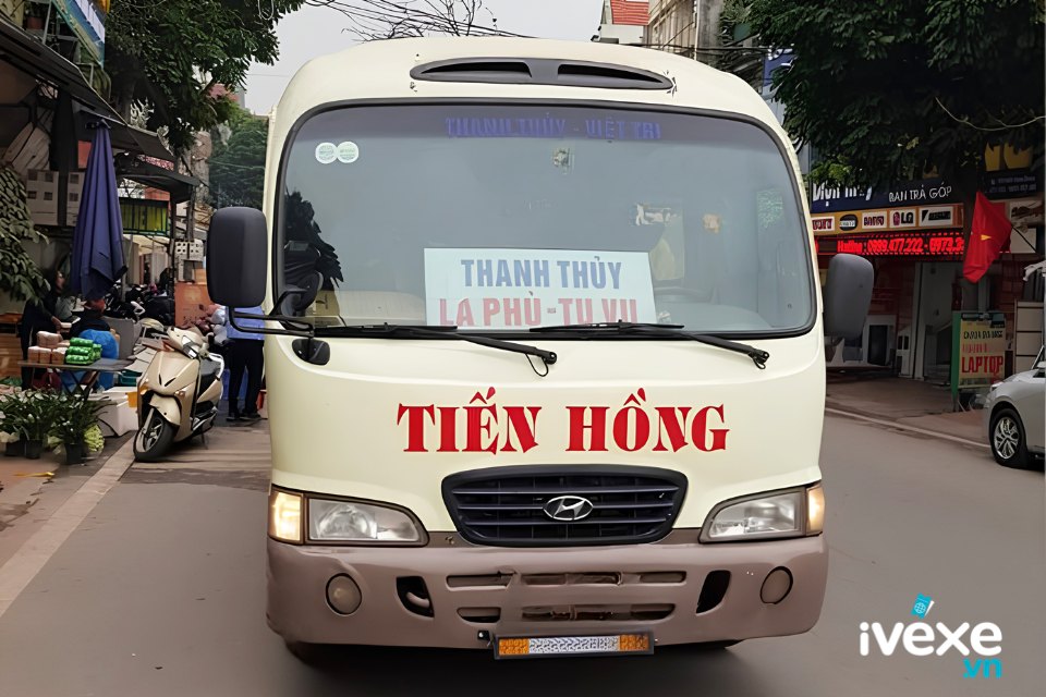 Nhà xe Tiến Hồng