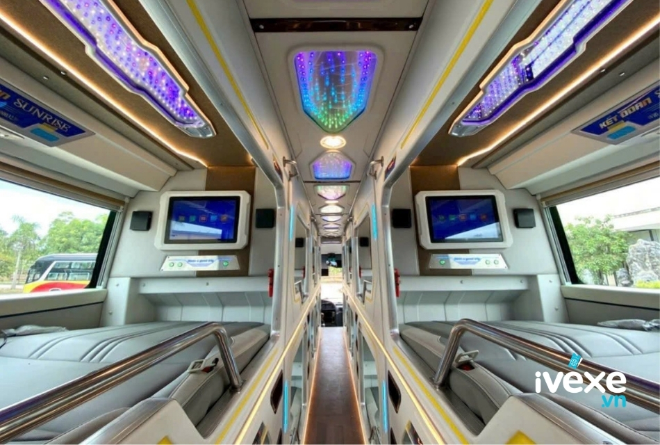 Dòng xe Limousine giường nằm 24 phòng cao cấp của nhà xe Hà Phương Sunrise