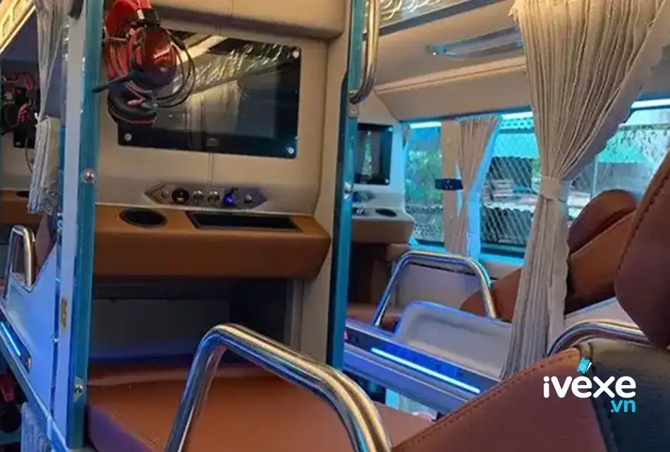 Dòng xe Limousine tiện nghi của xe khách Phương Trang đi Ninh Hòa