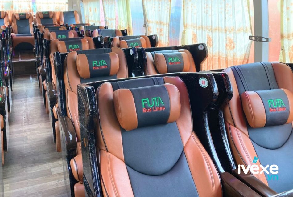 Nội thất xe Limousine 28 ghế ngồi chất lượng cao