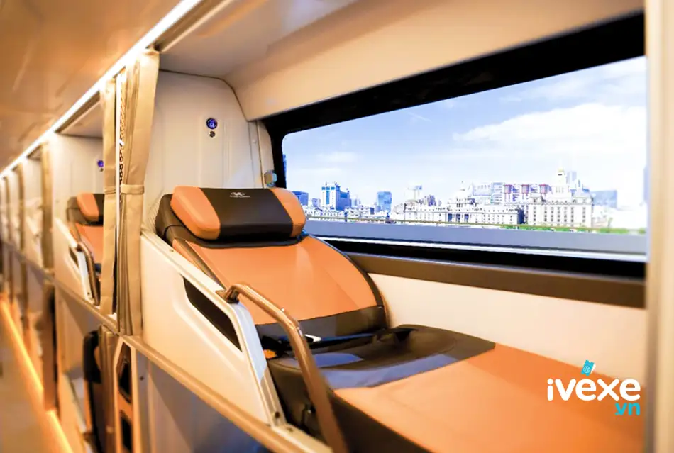 Nội thất xe giường nằm Limousine Phương Trang Quận 12 đi Buôn Ma Thuột