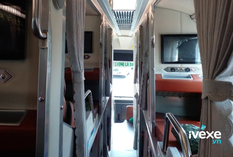 Nhà xe Phương Trang phục vụ hành khách bằng dòng xe Limousine 34 chỗ