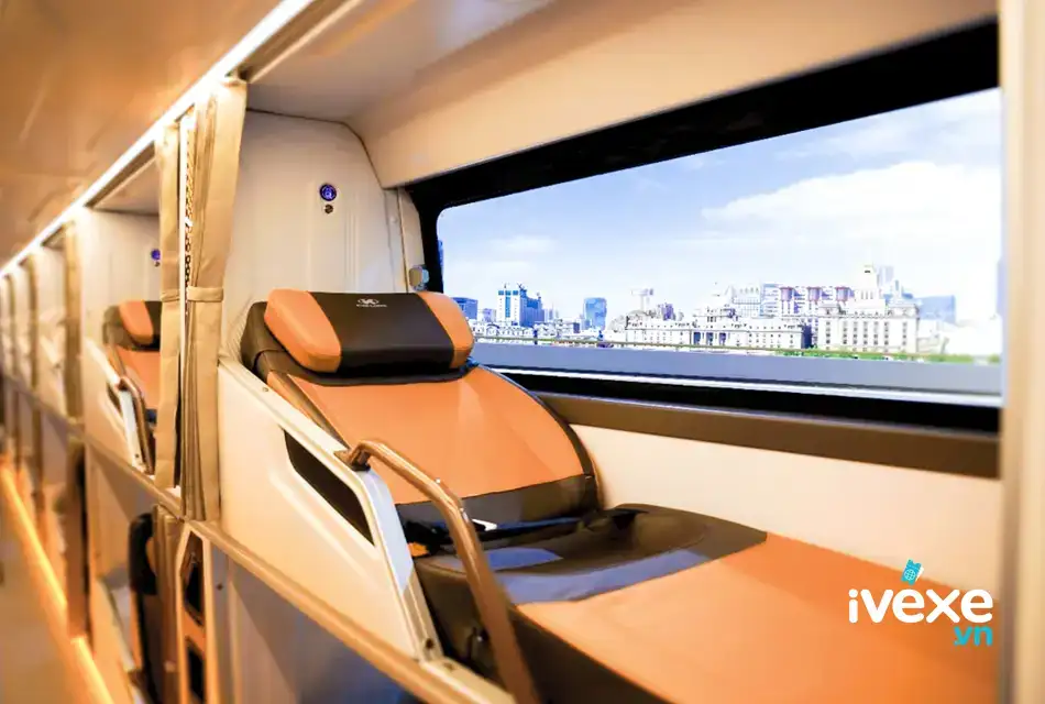 Nội thất xe Limousine hiện đại của xe khách Phương Trang đi An Giang