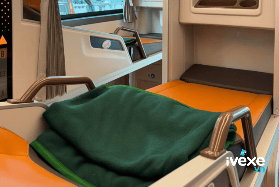 Tiện nghi xe giường nằm Limousine Phương Trang đi Hồ Chí Minh từ Phụng Hiệp