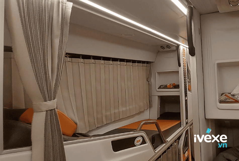 Tiện nghi xe Limousine 34 phòng hiện đại của xe khách Phương Trang đi Tây Sơn