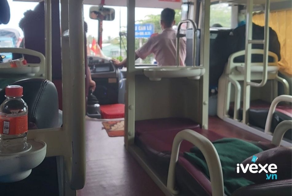 Nhà xe Phương Trang phục vụ hành khách bằng xe Limousine 34 chỗ
