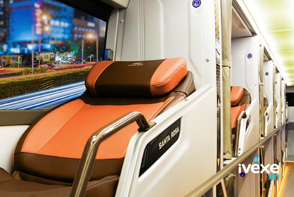 Xe Limousine sang trọng của nhà xe Phương Trang đi Vĩnh Long
