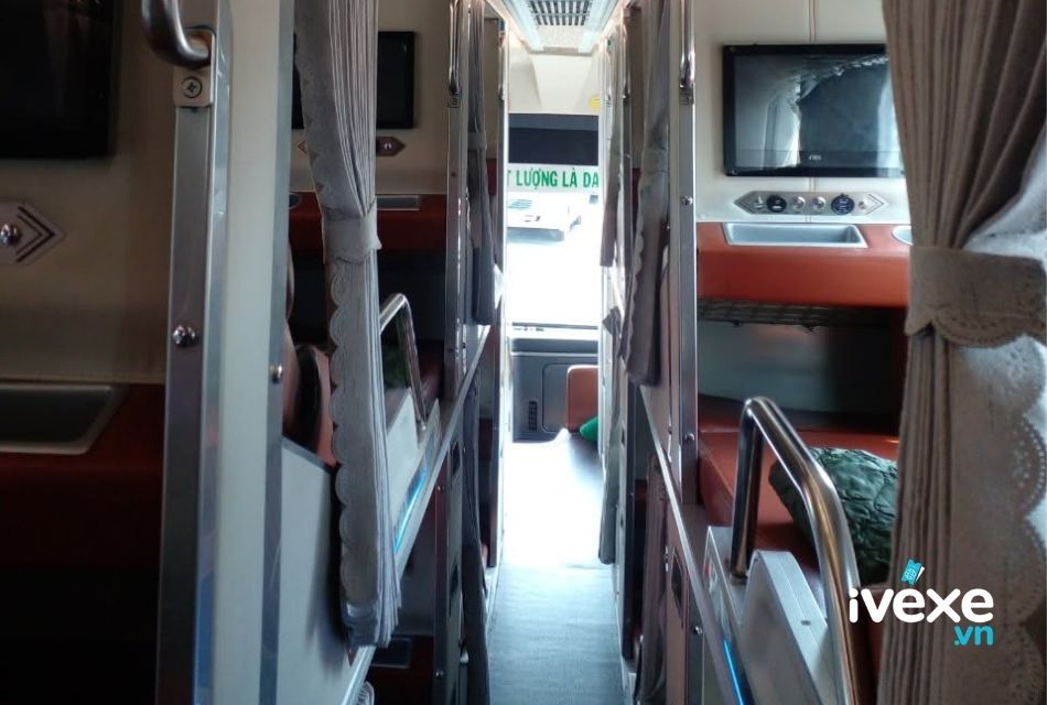 Nhà xe Phương Trang phục vụ dòng xe Limousine 34 chỗ hiện đại