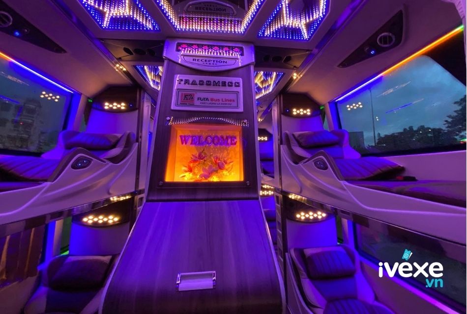 Nhà xe Phương Trang phục vụ dòng xe giường Limousine 34 chỗ cao cấp
