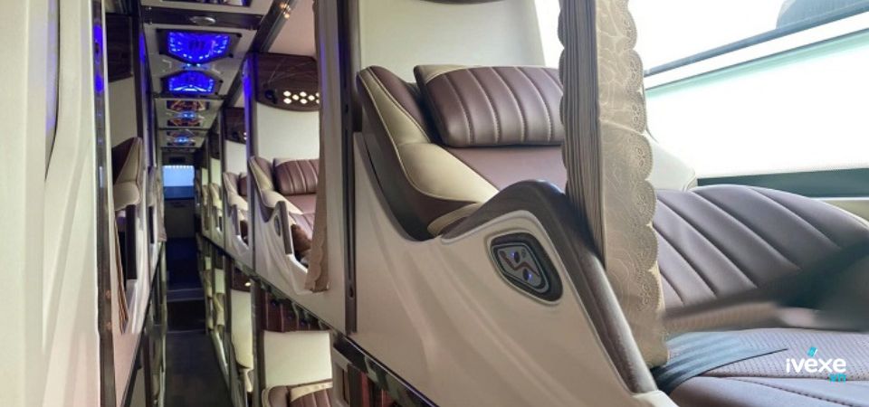 Dòng xe giừng 34 phòng của nhà xe Phương Trang từ Sa Đéc đi Châu Phú - An Giang
