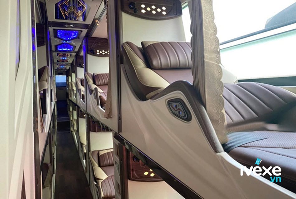 Tiện nghi xe giường nằm Limousine Phương Trang đi Đắk R'Lấp từ Thuận An
