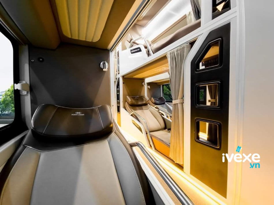 Tiện nghi xe Limousine 34 phòng hiện đại của xe khách Phương Trang đi Buôn Ma Thuột từ Thuận An