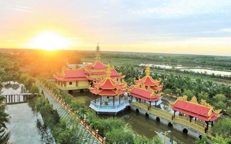 Xe khách đi Bến Tre