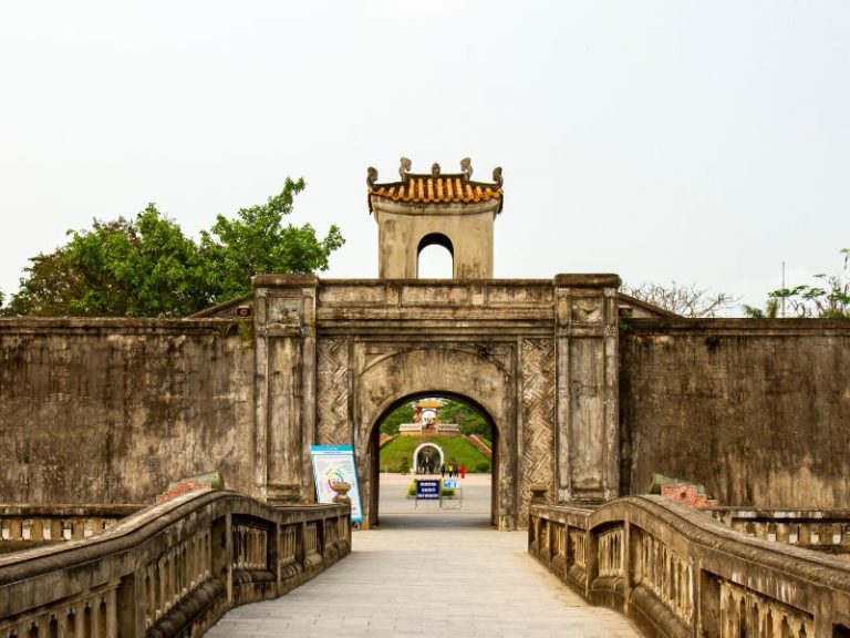 Xe khách đi Quảng Trị