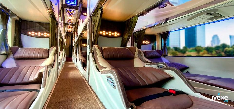 Nội thất xe giường Limousine 34 chỗ của Phương Trang từ Cà Mau đi Bến xe Miền Tây